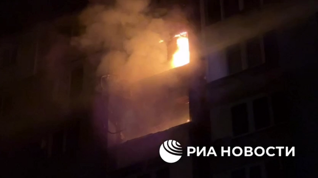 Пожар в Буденновском районе Донецка из-за атаки ВСУ Пожар в Буденновском районе Донецка из-за атаки ВСУ