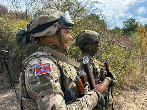 Бойцы отряда имени Александра Матросова тренируются на полигоне Бойцы отряда имени Александра Матросова тренируются на полигоне