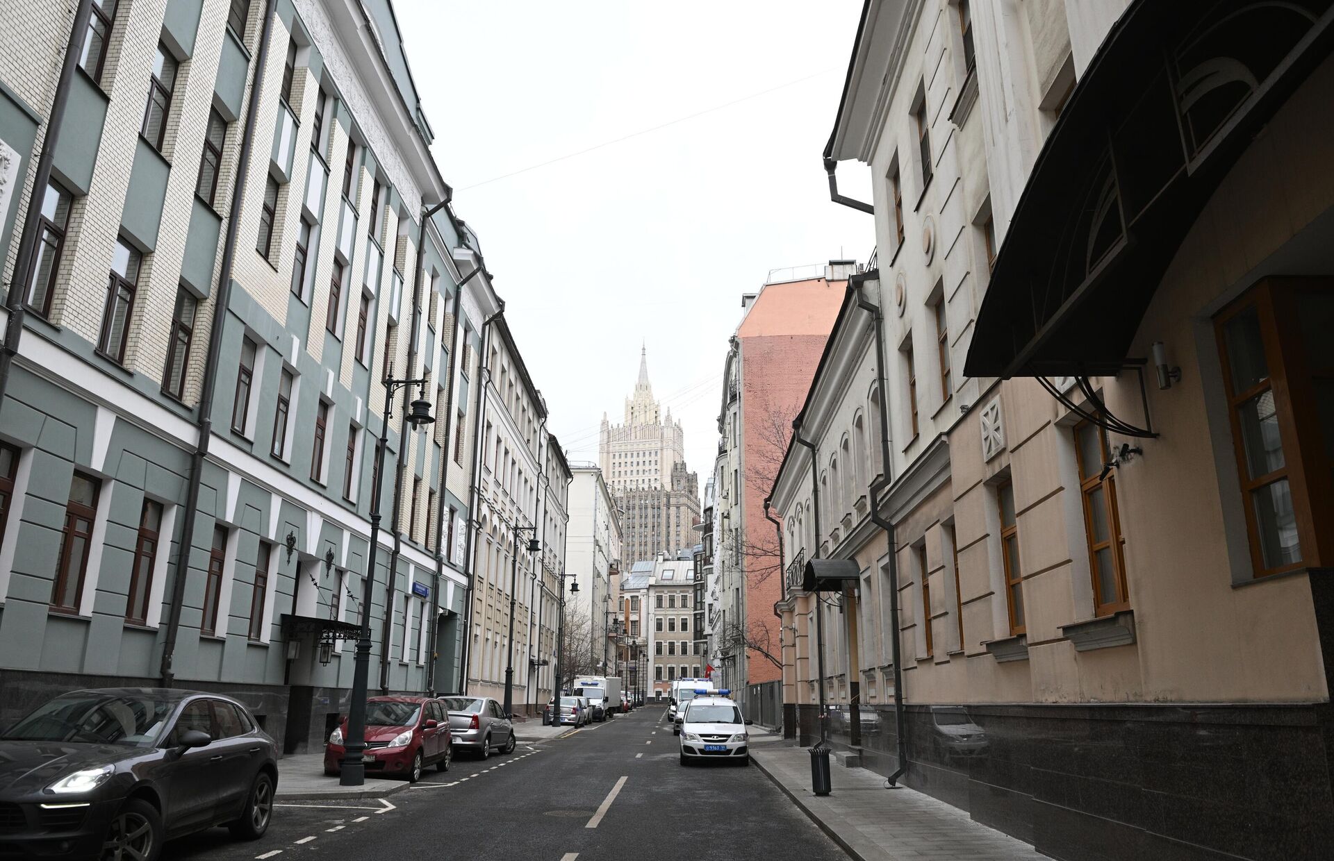Кривоарбатский переулок в Москве Кривоарбатский переулок в Москве - РИА Новости, 1920, 27.10.2025