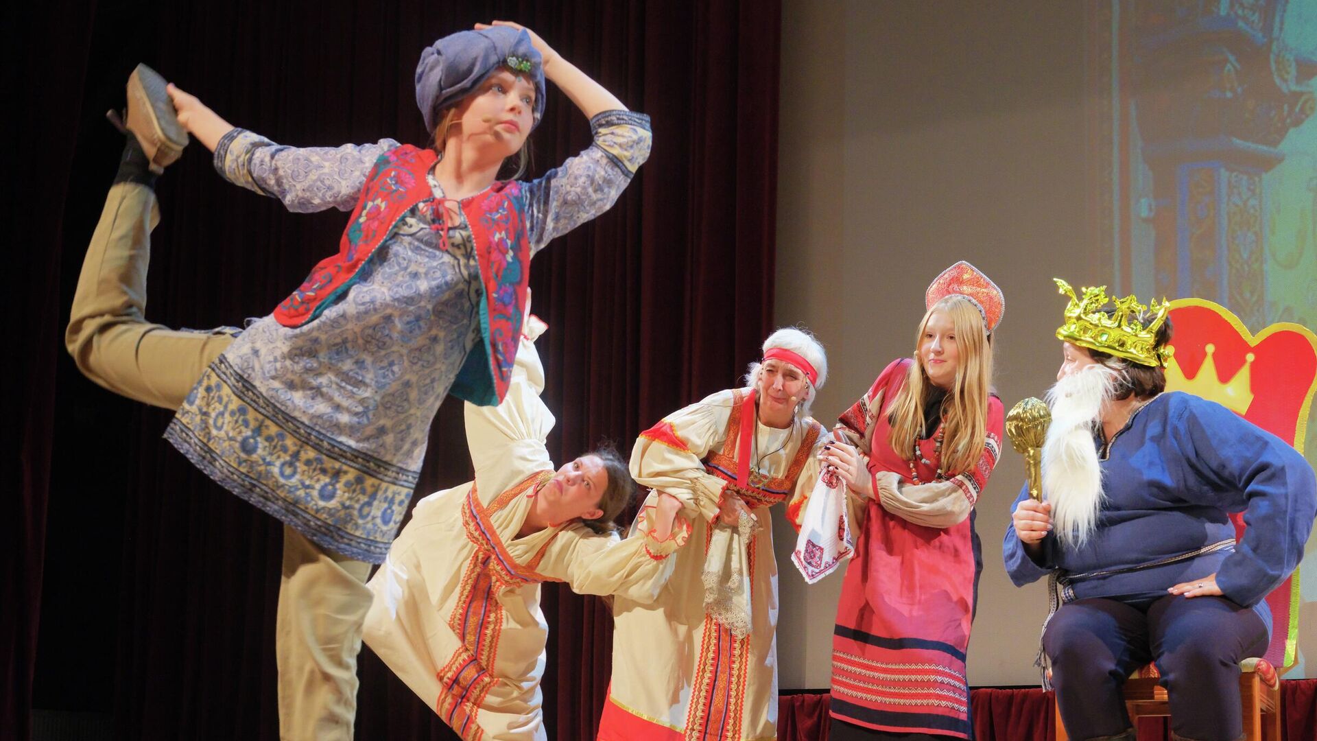 В Москве назвали победителей фестиваля семейных любительских театров