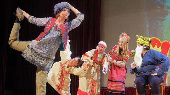 Участники всероссийского фестиваля семейных любительских театров Сказка приходит в твой дом