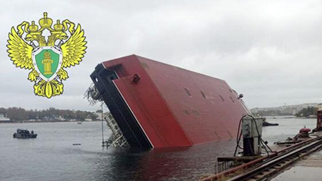 После крушения плавучего крана в Севастополе возбудили уголовное дело