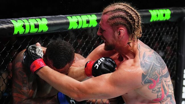 Эпизод боя Александра Волкова на UFC 321 Эпизод боя Александра Волкова на UFC 321