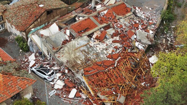 Последствия землетрясения в турецкой провинции Балыкесир. 28 октября 2025