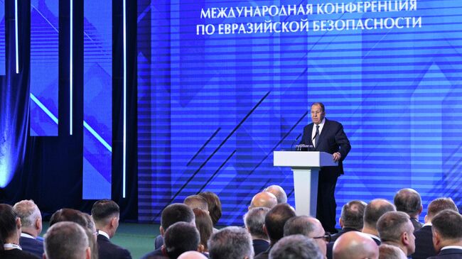 Сергей Лавров выступает на III Минской международной конференции по евразийской безопасности