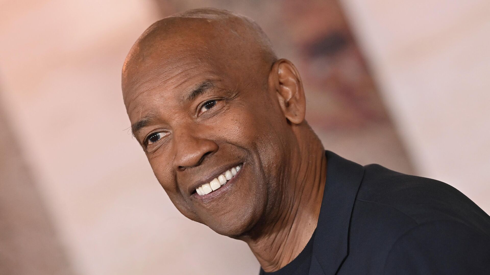 Дензел Вашингтон во время премьеры фильма Гладиатор II  Дензел Вашингтон во время премьеры фильма Гладиатор II  - РИА Новости, 1920