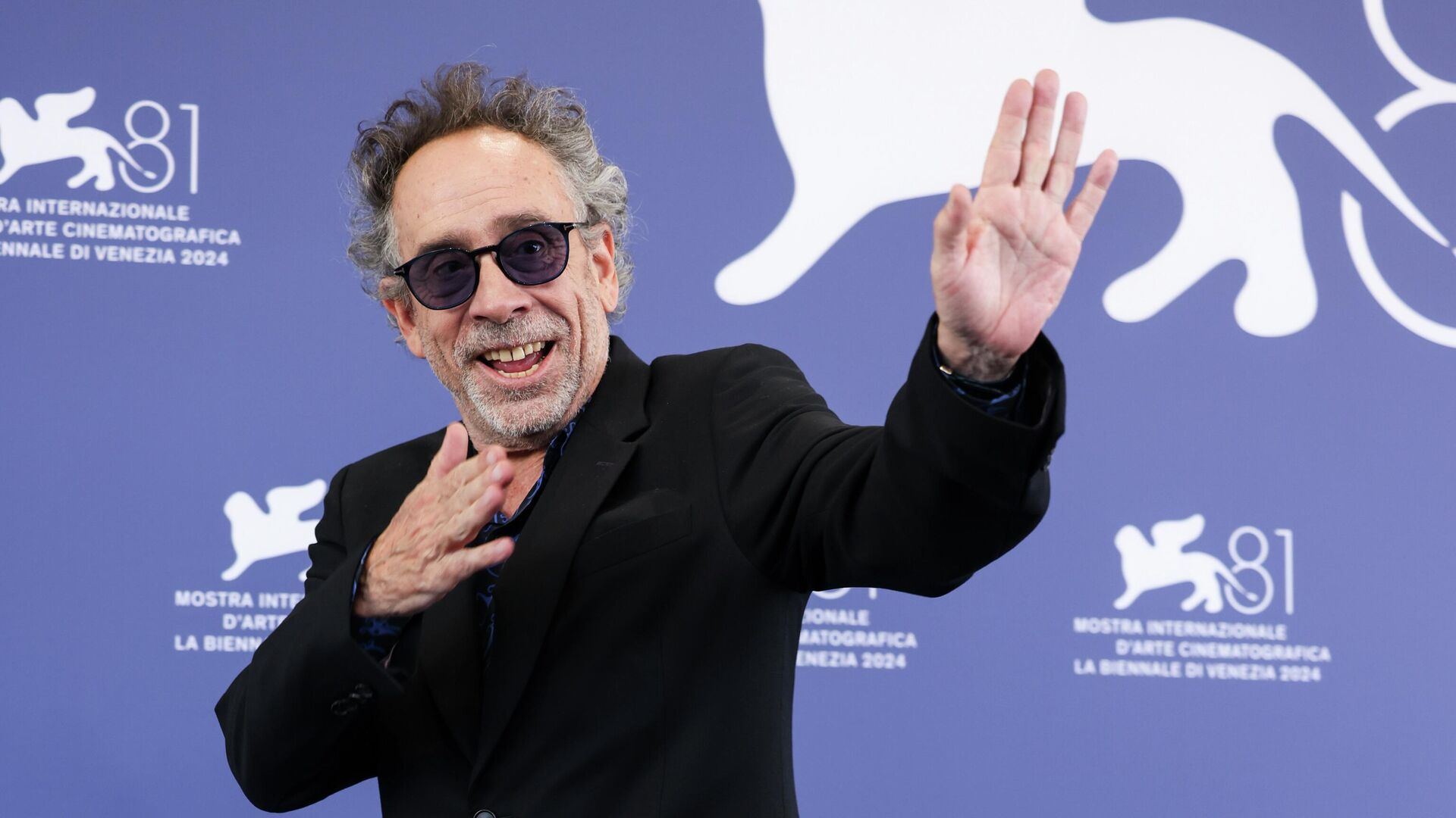 Тим Бертон на фотоколле фильма Битлджус, Битлджус в рамках 81-го Венецианского международного кинофестиваля. 28 августа 2024 Тим Бертон на фотоколле фильма Битлджус, Битлджус в рамках 81-го Венецианского международного кинофестиваля. 28 августа 2024 - РИА Новости, 1920