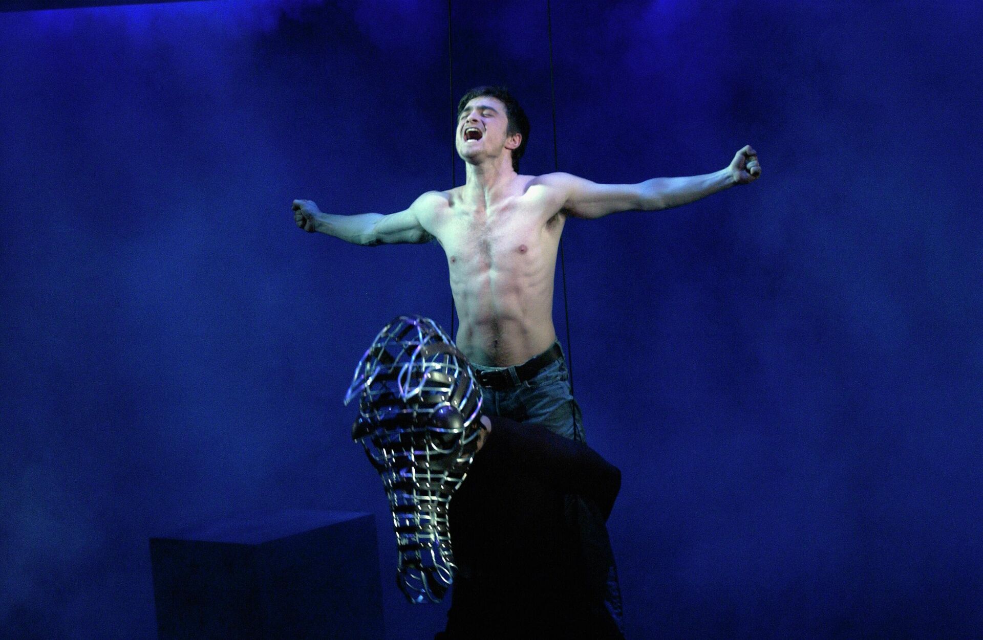 Дэниел Рэдклифф во время спектакля Эквус в Gielgud Theatre Дэниел Рэдклифф во время спектакля Эквус в Gielgud Theatre - РИА Новости, 1920, 28.10.2025