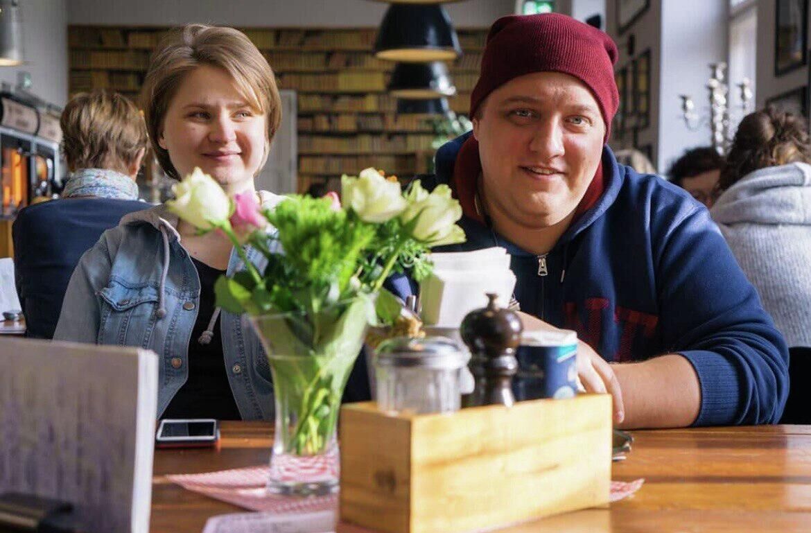 Роман Попов с женой Юлией - РИА Новости, 1920, 28.10.2025