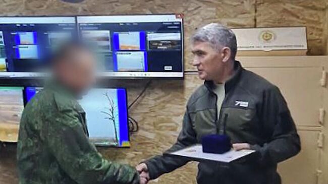 Глава Чувашской Республики Олег Николаев встретился с бойцами в зоне СВО Глава Чувашской Республики Олег Николаев встретился с бойцами в зоне СВО