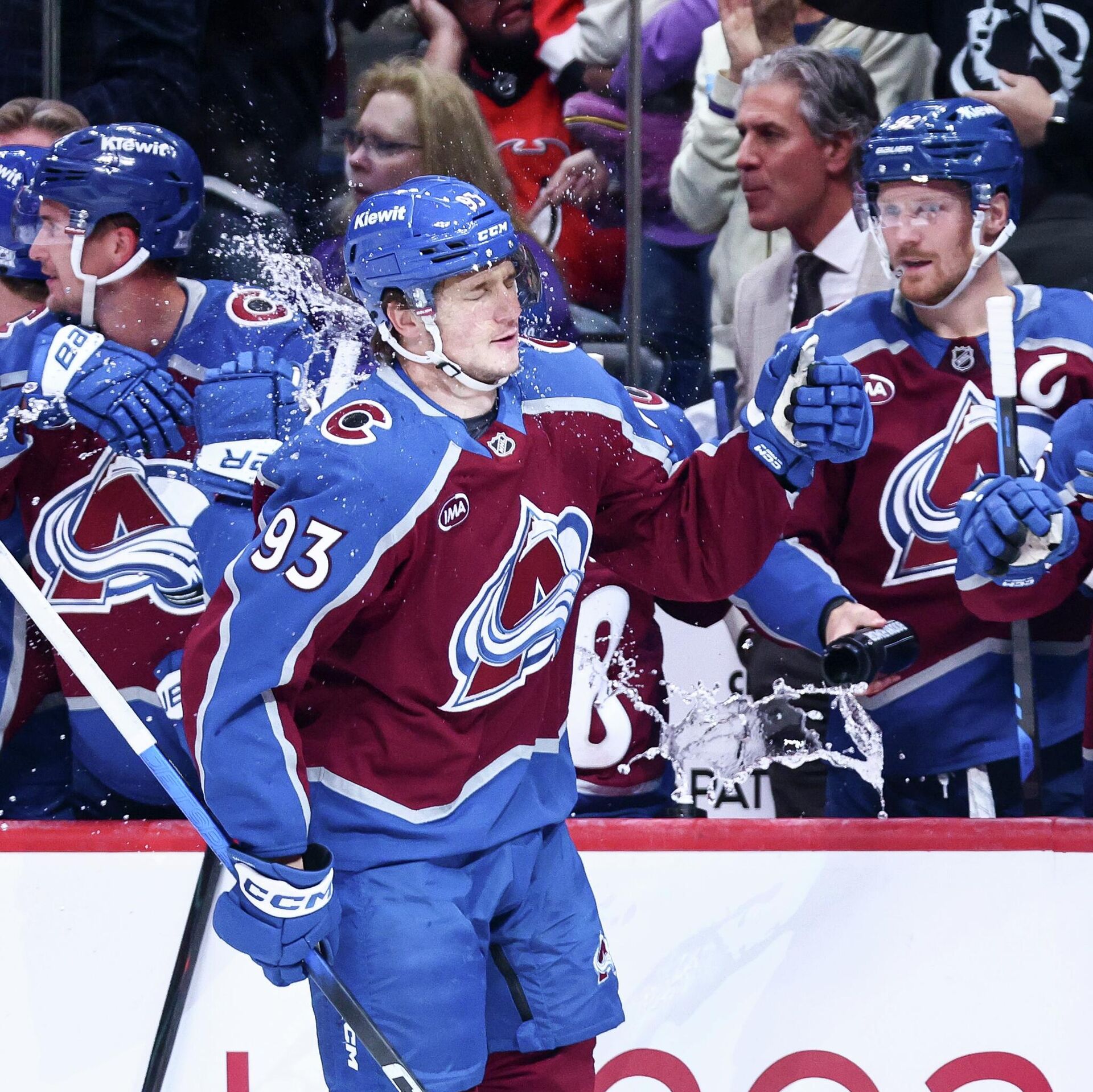 Ұйқыдағы адамдармен әдемі ыстық секс