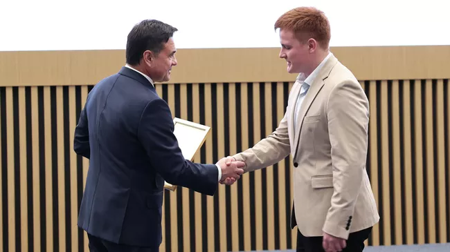 Губернатор Московской области Андрей Воробьев поздравил волонтеров с праздником