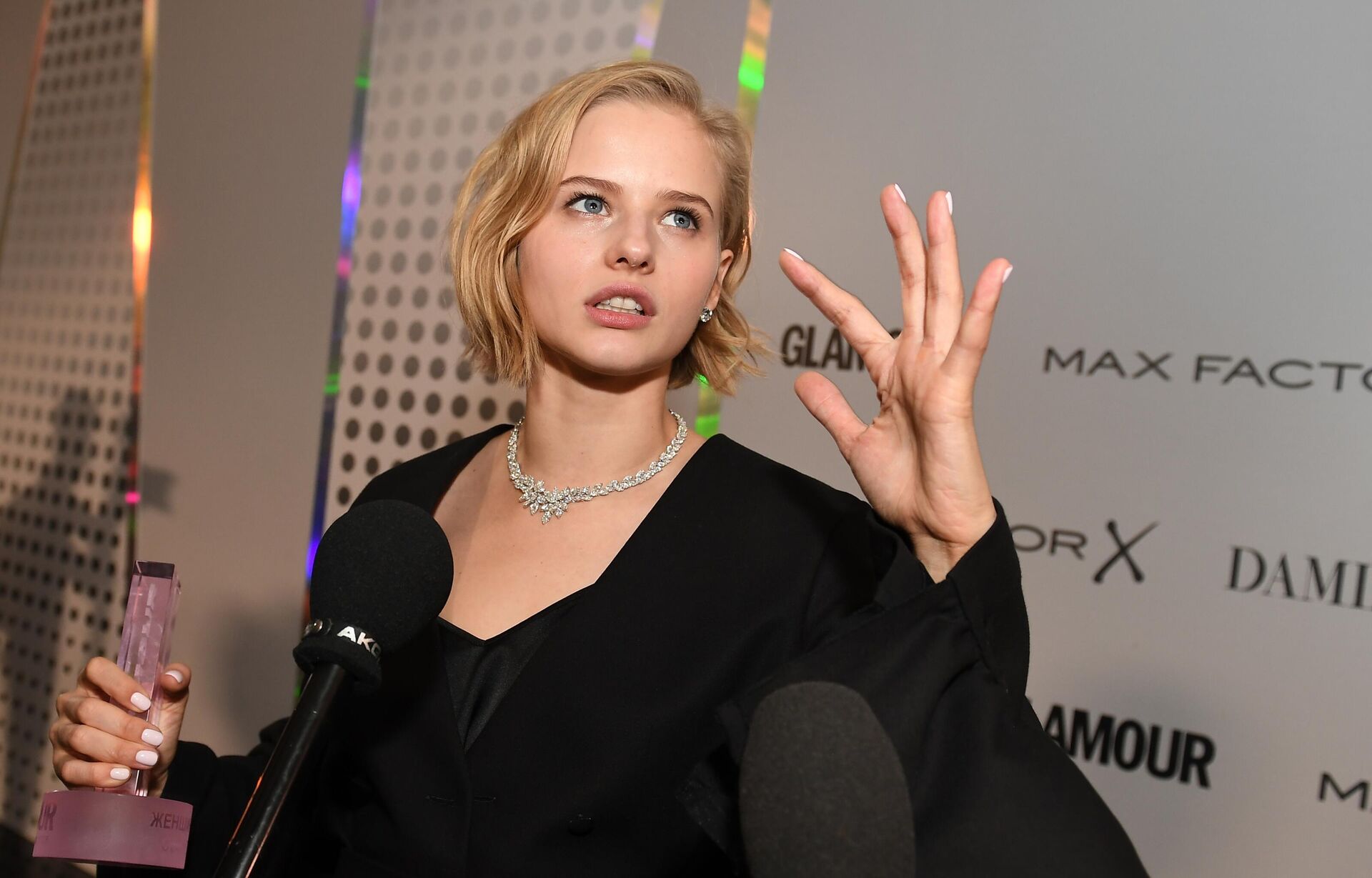 Обладательница премии Женщина года 2018 по версии журнала Glamour актриса Александра Бортич Обладательница премии Женщина года 2018 по версии журнала Glamour актриса Александра Бортич - РИА Новости, 1920, 29.10.2025