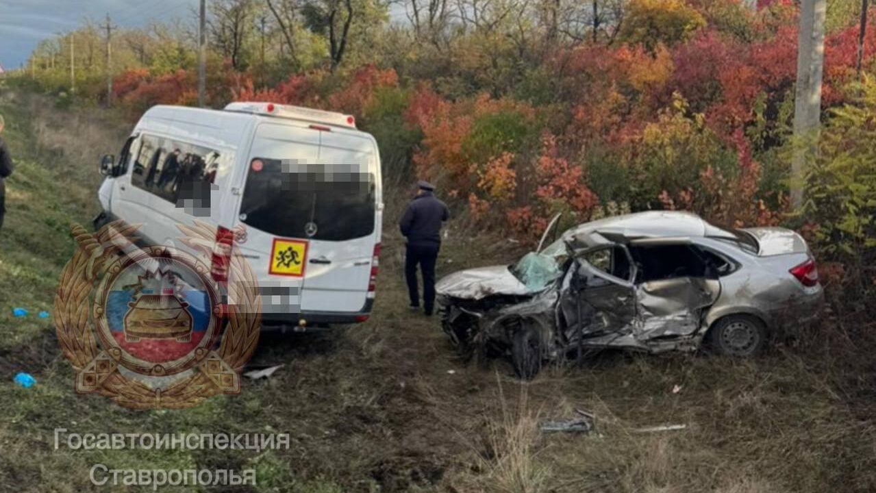 На месте ДТП в Ставропольском крае. 29 октября 2025 - РИА Новости, 1920, 29.10.2025