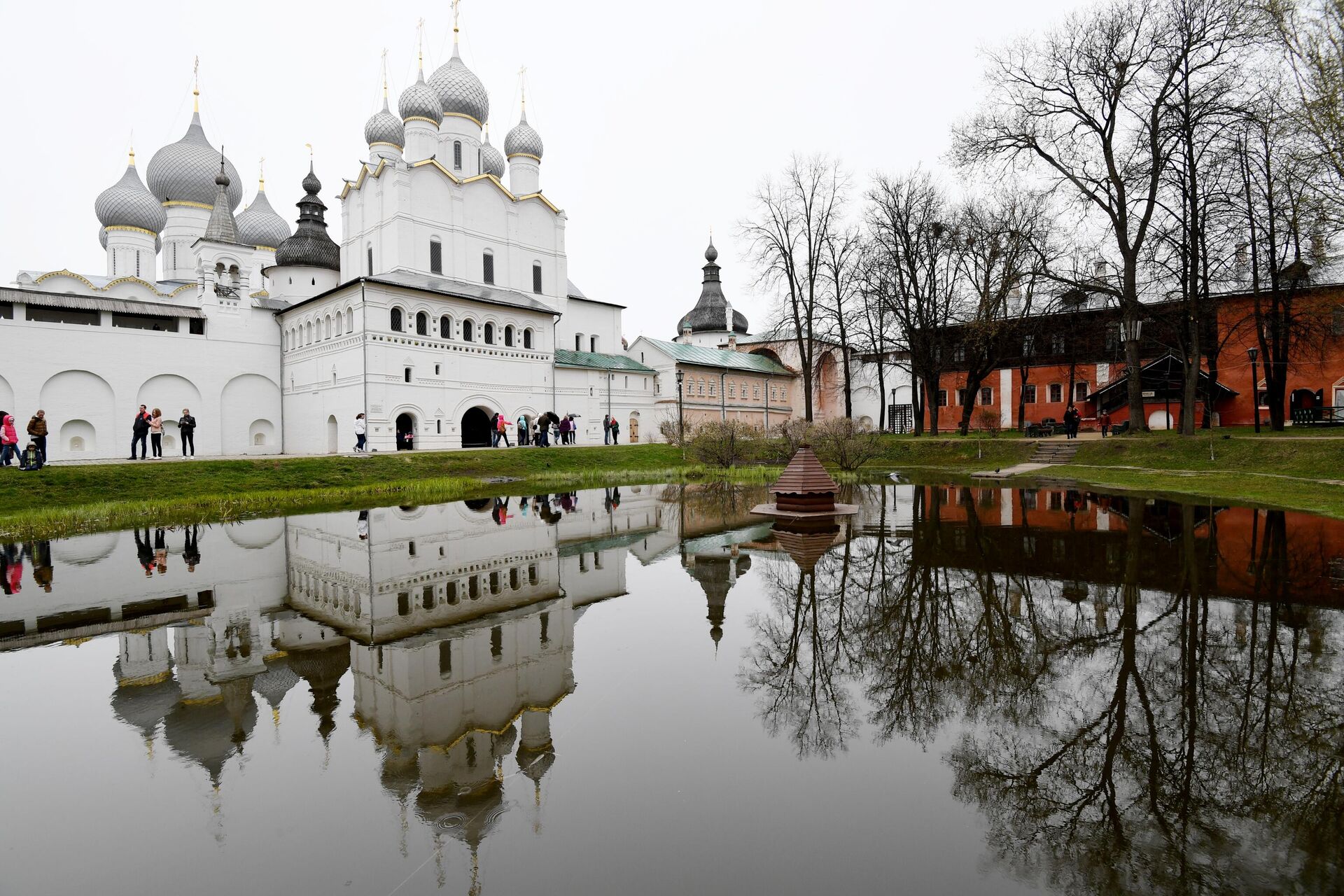Успенский собор Ростовского кремля Успенский собор Ростовского кремля - РИА Новости, 1920, 31.10.2025