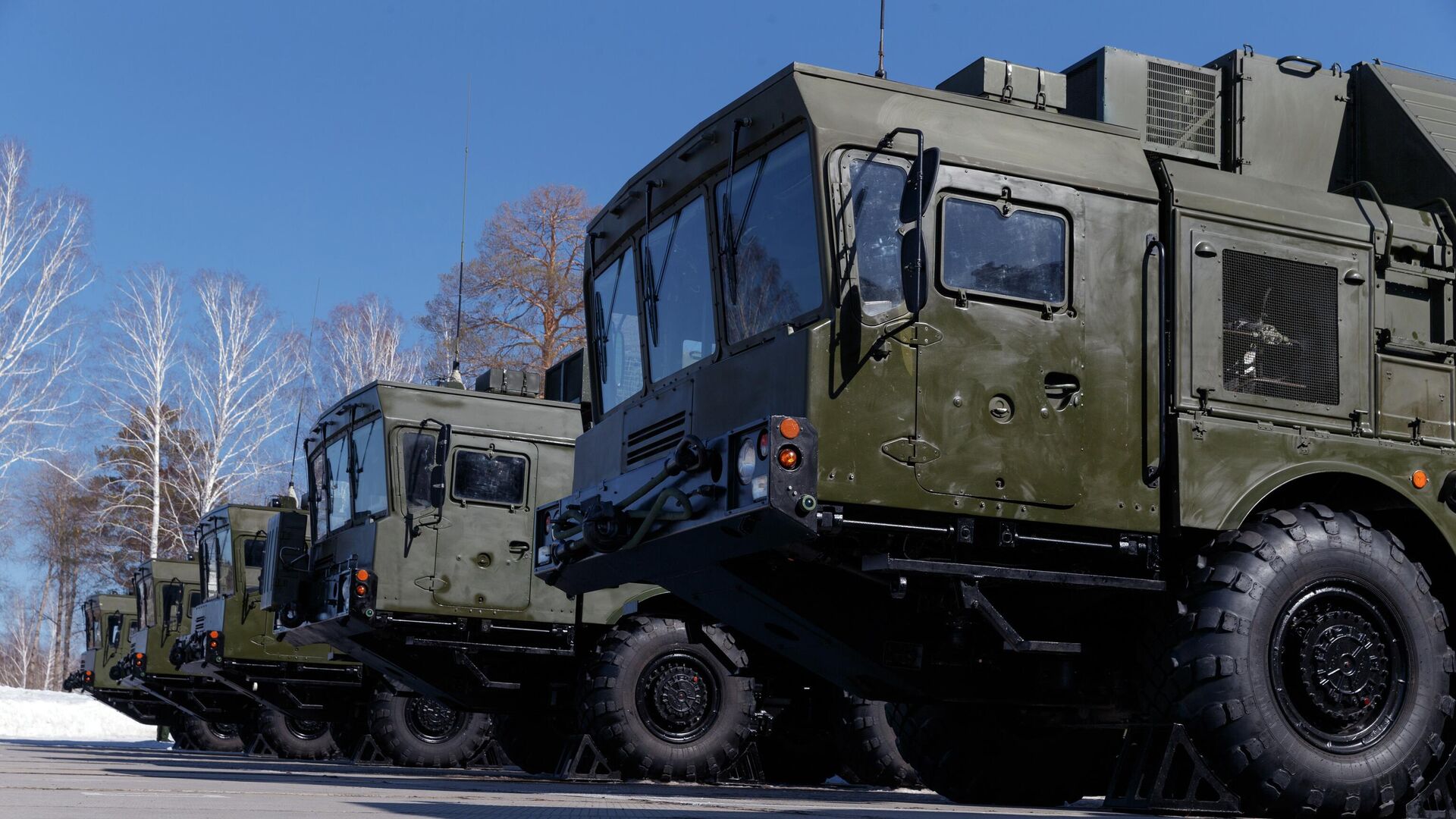 Подвижные ракетные комплексы Ярс - РИА Новости, 1920, 17.12.2025