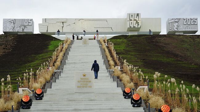 Открытие обновленного мемориального комплекса Миус-фронт в ЛНР