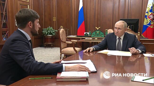 Путин на встрече со своим спецпредставителем по вопросам климата Эдельгериевым