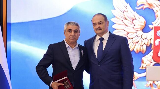 Глава Дагестана Сергей Меликов наградил медалью За проявленное мужество Шамиля Гамидова
