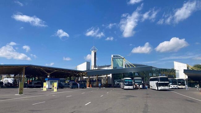 Свыше 2500 автомобилей ждут выезда с белорусско-белорусской границы