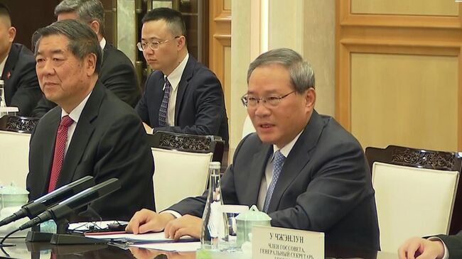 Ли Цян: Китай готов укреплять взаимодействие с Россией