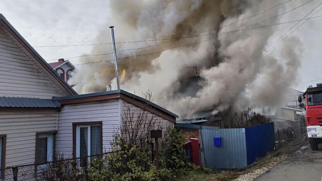 Пожар в частном доме в Пензе - РИА Новости, 1920, 03.11.2025