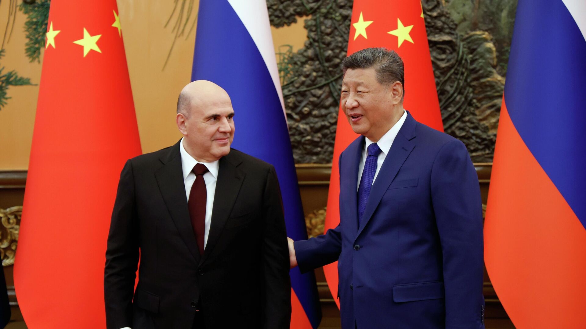 Мишустин обсудил с Си Цзиньпином инвестиции и совместные проекты