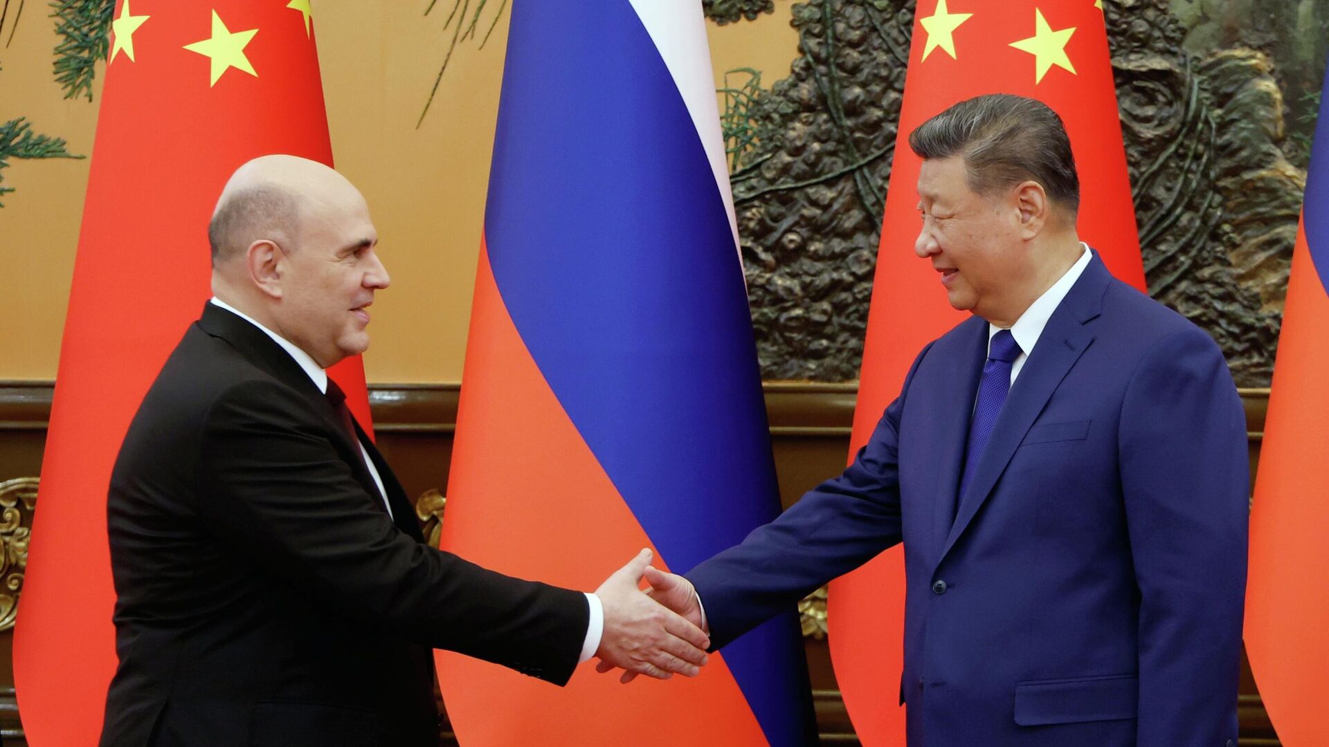 Мишустин обсудил с Си Цзиньпином инвестиции и совместные проекты