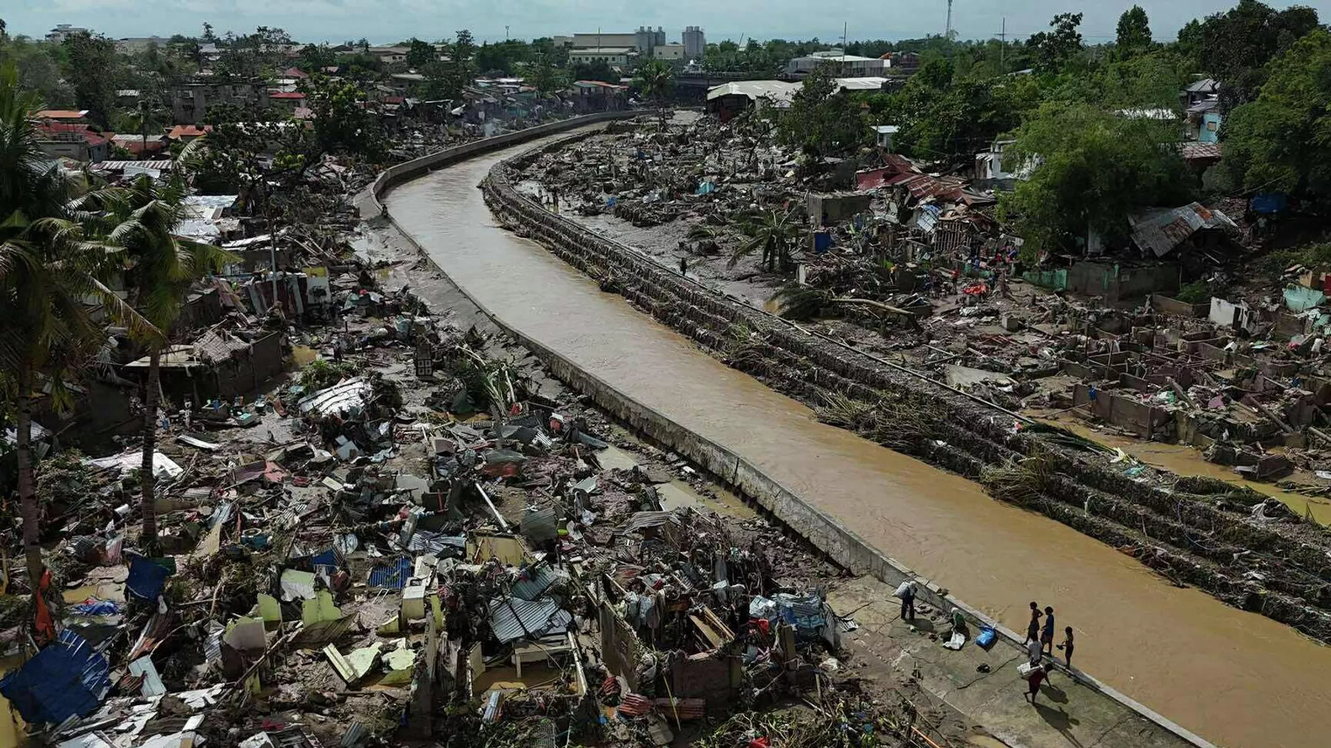 Почти 47 тысяч человек пострадали на Филиппинах из-за циклона "Вербена"