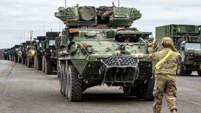 Колонна военной техники на базе в Германии