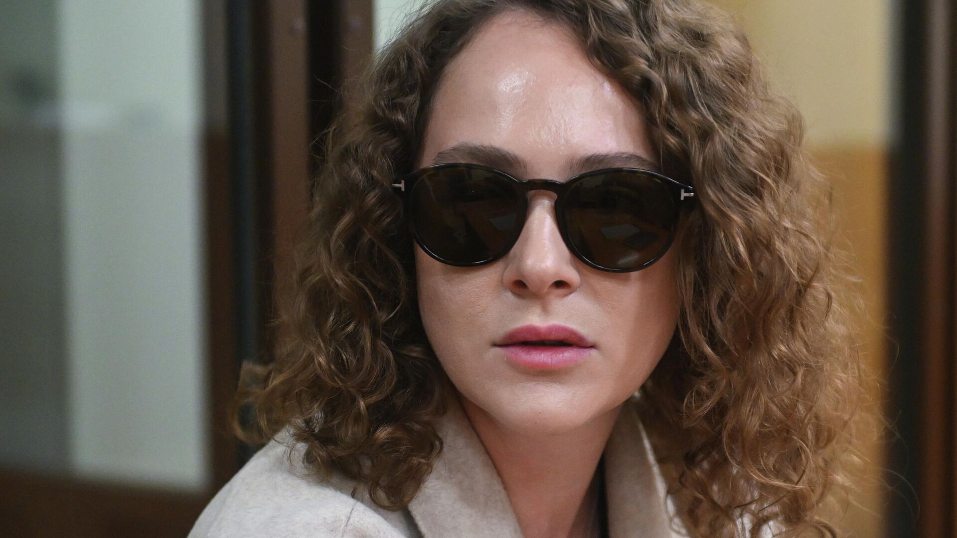 Курбаков: Аглая Тарасова не сможет сниматься за границей без разрешения суда