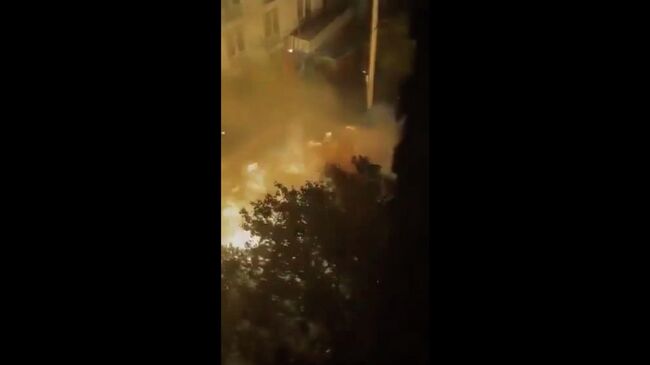 Момент взрыва автомобиля в Нью-Йорке Момент взрыва автомобиля в Нью-Йорке