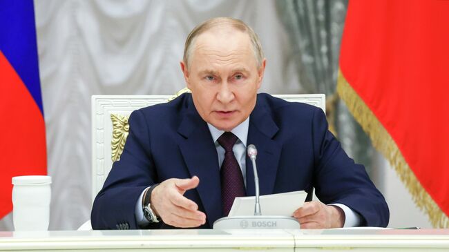 Президент России Владимир Путин проводит заседание Совета по межнациональным отношениям