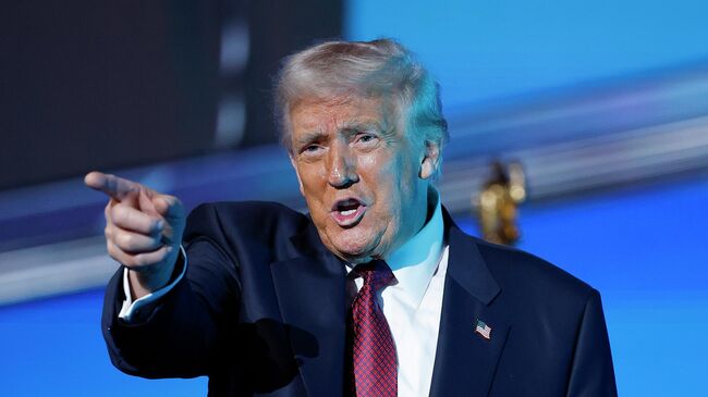 Президент США Дональд Трамп выступает на Американском бизнес-форуме в Майами. 5 ноября 2025