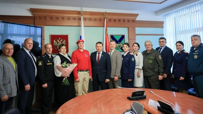 Награждение Тимофея Полякова за спасение пяти женщин в Приморье