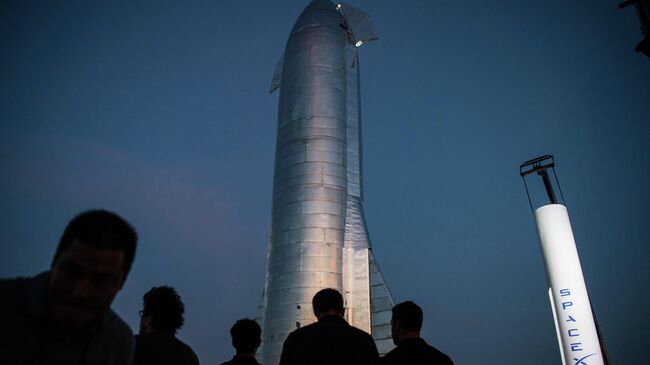 Прототип космического корабля SpaceX Starship на космодроме в штате Техас