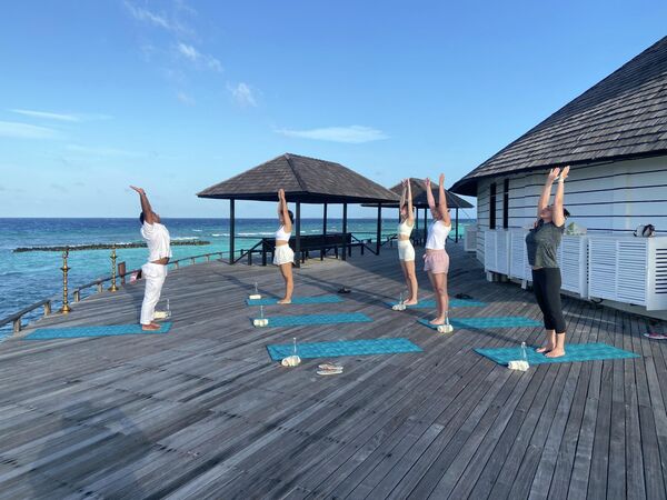 Мальдивы. Урок йоги Мальдивы. Урок йоги