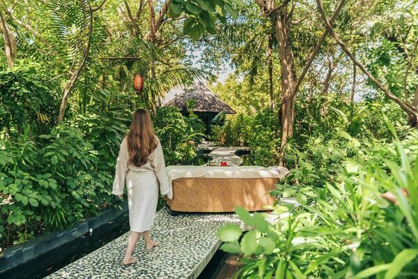 Спа-процедуры в отеле Sun Siyam Iru Fushi проводят среди тропической растительности Спа-процедуры в отеле Sun Siyam Iru Fushi проводят среди тропической растительности