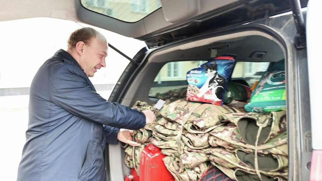 Новая партия гуманитарной помощи отправлена Законодательным Собранием Нижегородской области в зону проведения СВО - РИА Новости, 1920, 07.11.2025