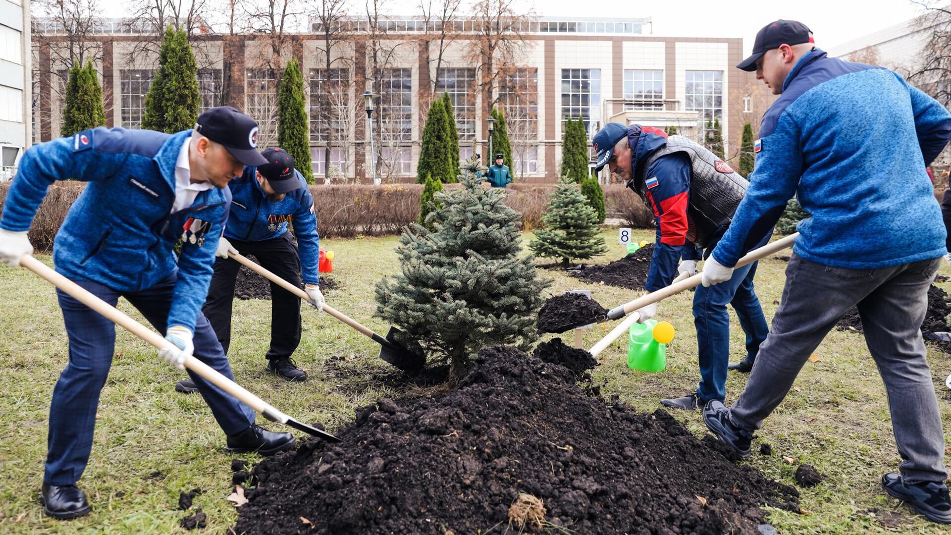 Аллею Славы в честь участников СВО открыли в подмосковных Химках  - РИА Новости, 1920, 07.11.2025