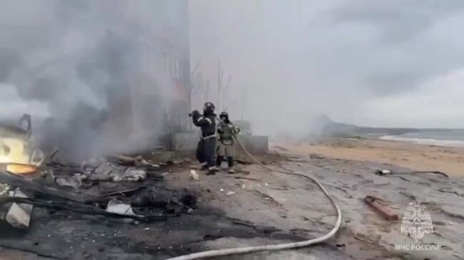 Кадры с места падения вертолета в Дагестане