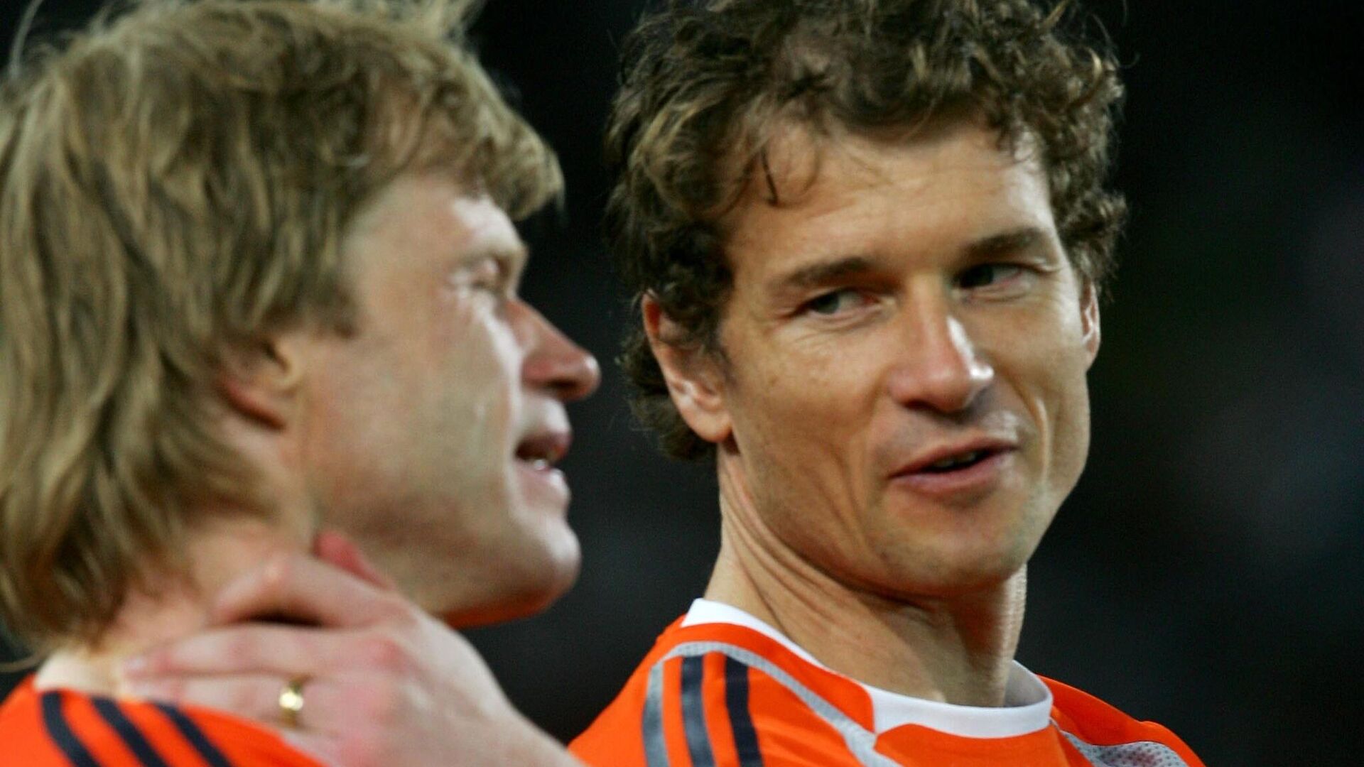 Оливер Кан и Йенс Леманн Оливер Кан и Йенс Леманн - РИА Новости, 1920, 10.11.2025