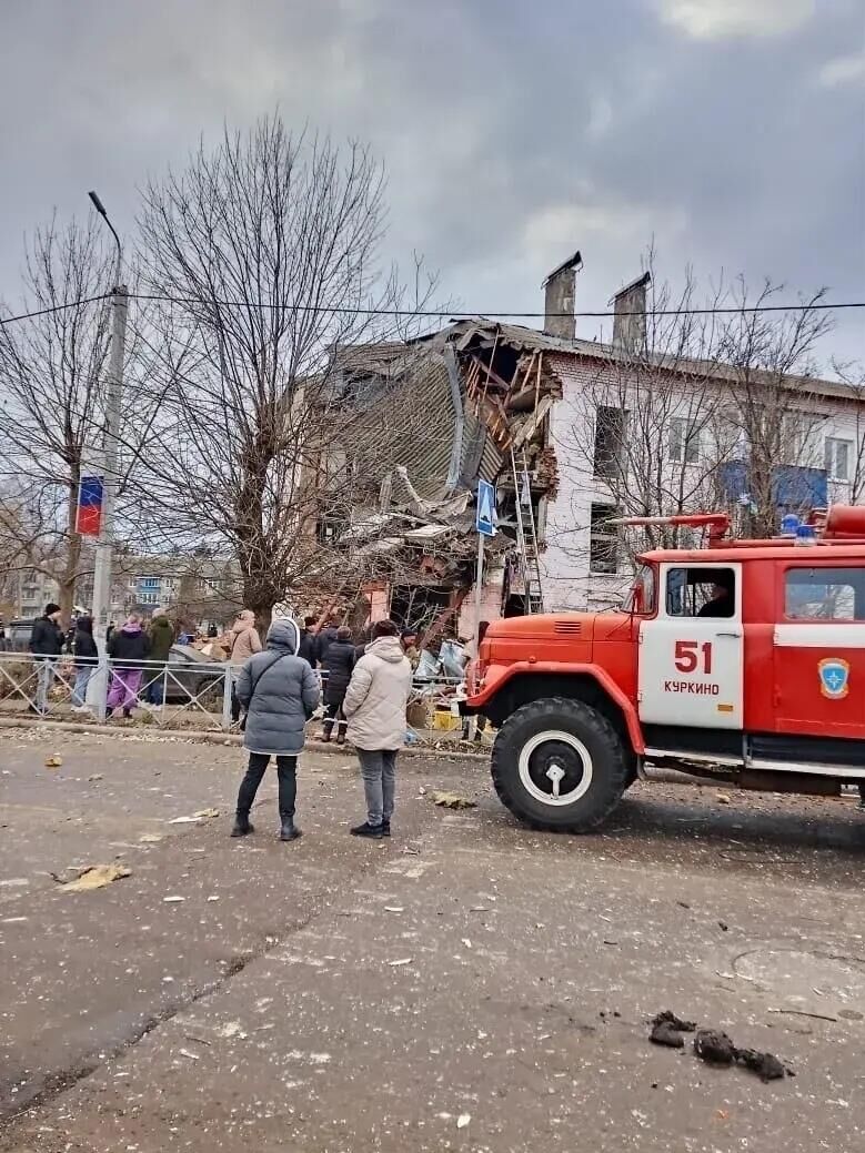 На месте взрыва бытового газа в многоквартирном доме в Куркино Тульской области