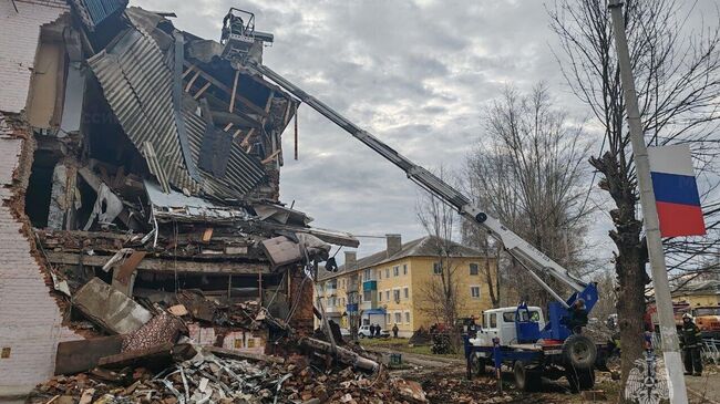 На месте взрыва бытового газа в многоквартирном доме в Куркино Тульской области