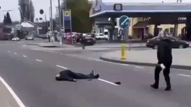 В украинской Виннице автомобиль с сотрудниками военкомата сбил мужчину