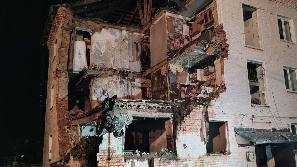 На месте взрыва бытового газа в многоквартирном доме в Куркино Тульской области - РИА Новости, 1920, 10.11.2025