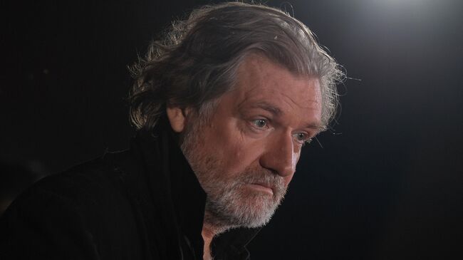 Актер Владимир Симонов