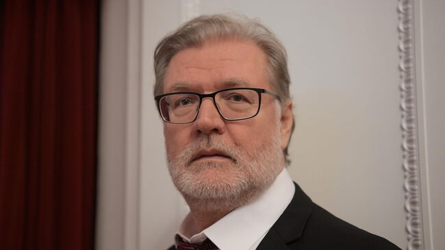 Владимир Симонов