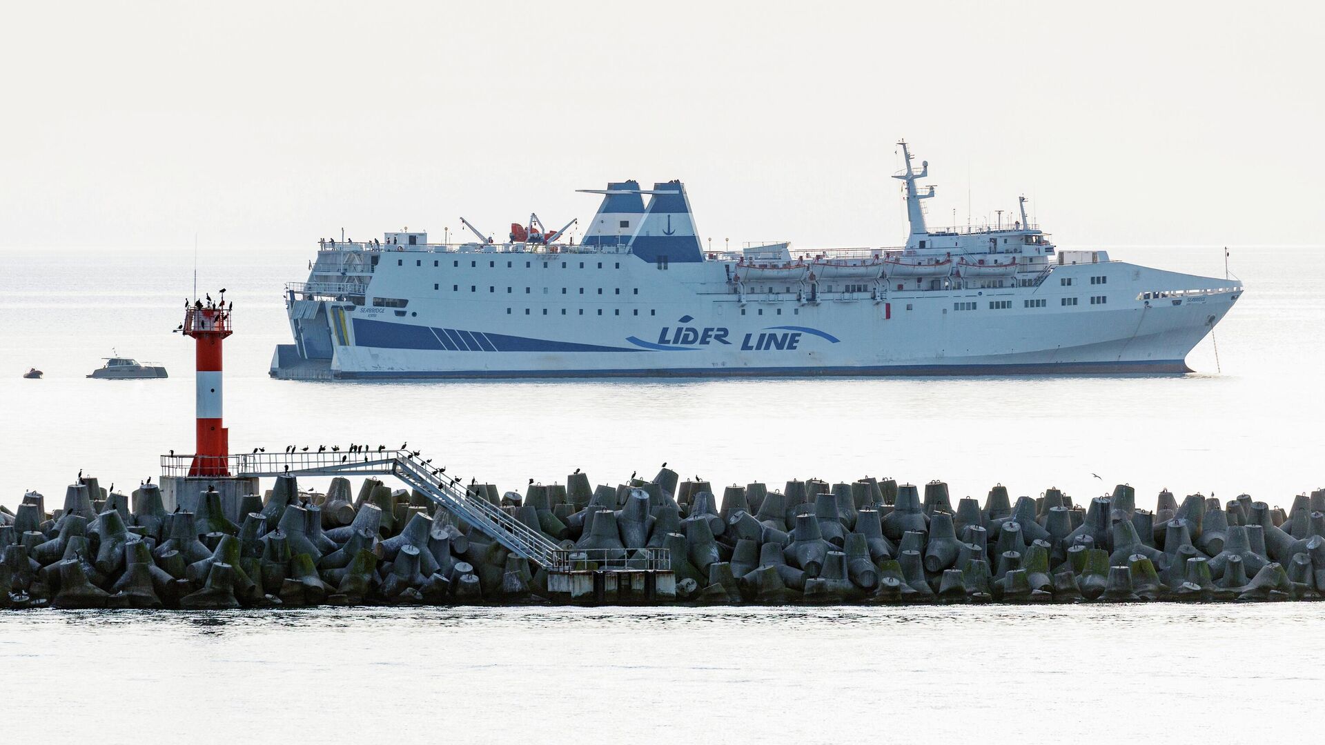 Пассажиры парома Seabridge покинули судно, сообщил источник