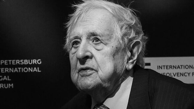 Профессор кафедры гражданского права СПбГУ Юрий Толстой Профессор кафедры гражданского права СПбГУ Юрий Толстой